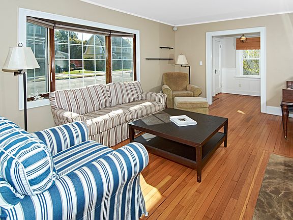 4th image of 66 Hawley Ave