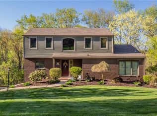 2261 Clairmont Dr, Pittsburgh, PA 15241