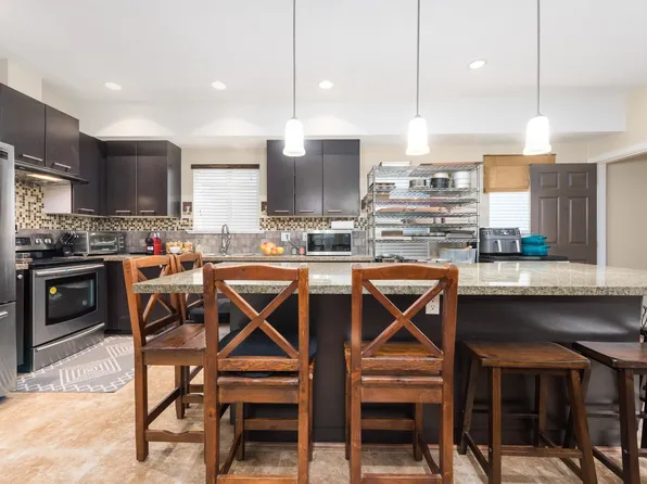 22106 Lemon Ave, Richmond, BC V6V 3C4
