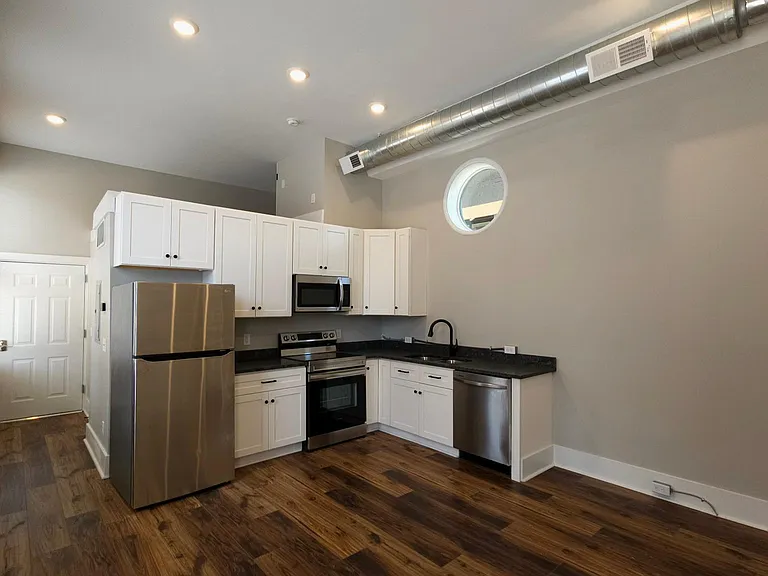 1905 Race St #101 — Photo 1