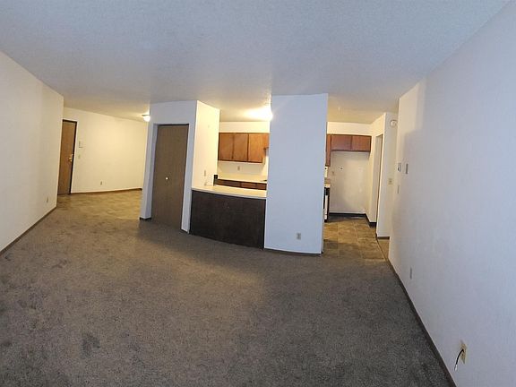 4th image of 800 11th St S #205