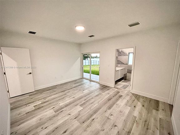4th image of 2811 NW 175th St