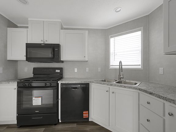 4th image of 5253 Canterbury Ave