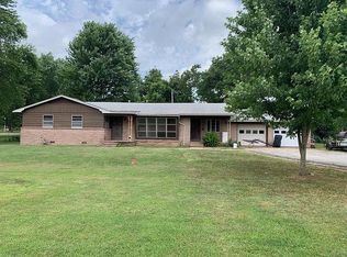 415 Oak St, Chetopa, KS 67336