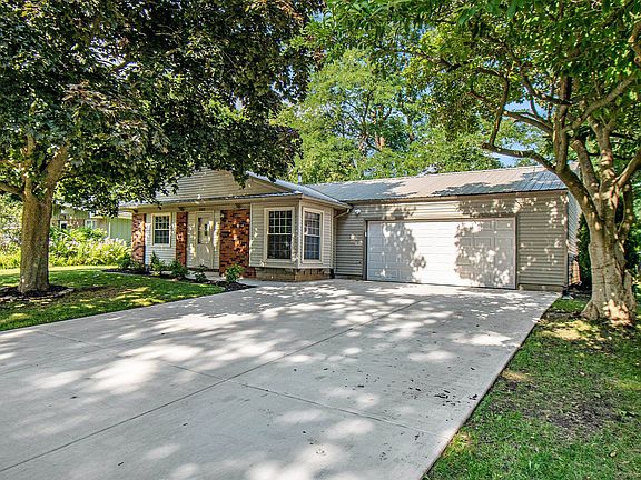 2nd image of 5012 Blackford Dr E