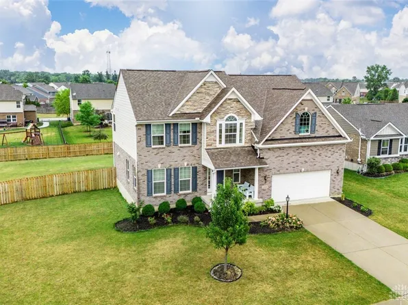 9348 Oak Brook Dr, Centerville, OH 45458