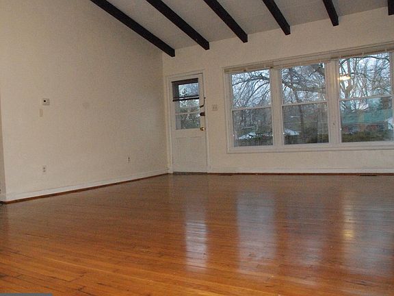 3rd image of 7834 Ashton St