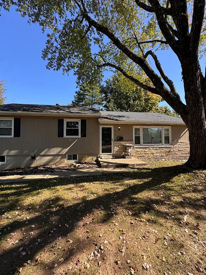 1507 S Nancy St — Photo 2