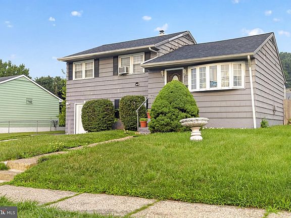 2nd image of 133 Karlyn Dr