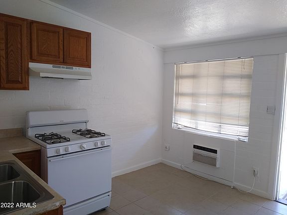 2nd image of 1627 E Pinchot Ave