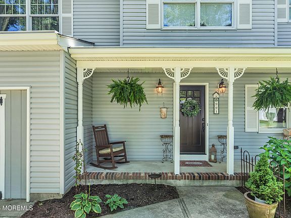 5th image of 901 Roundtree Drive