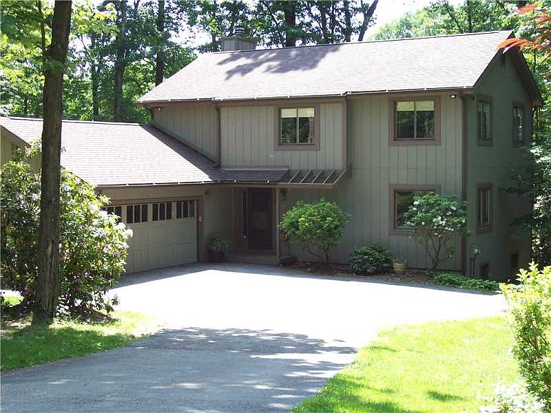 1st image of 103 Foxwood Ln