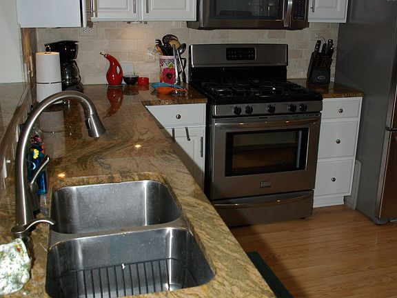 4th image of 2138 Shetland Dr NE