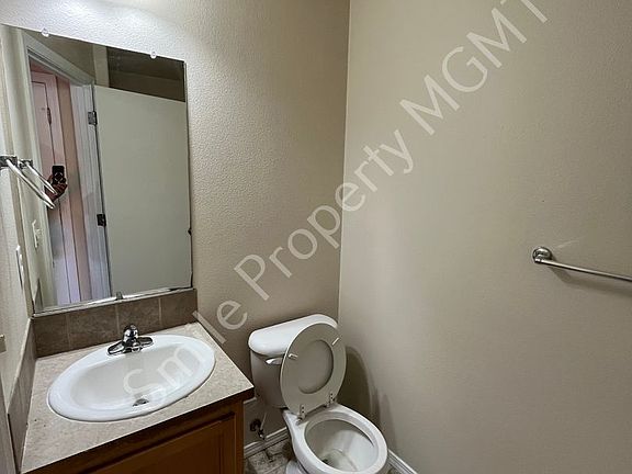 4th image of 13426 SE Division St