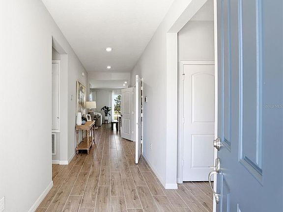 4th image of 740 Rioja Dr