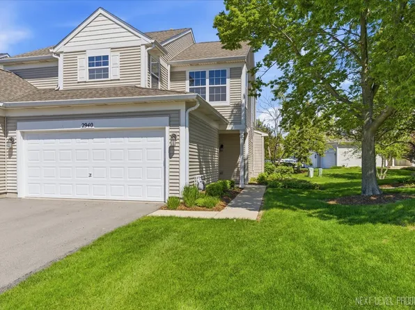 2940 White Thorn Cir, Naperville, IL 60564