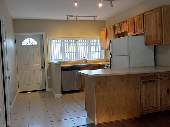 2nd image of 15 Factory St #7