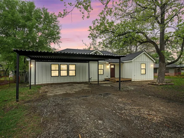 305 N 4th St, Crandall, TX 75114