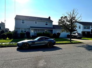 74 Lester Ave, Freeport, NY 11520