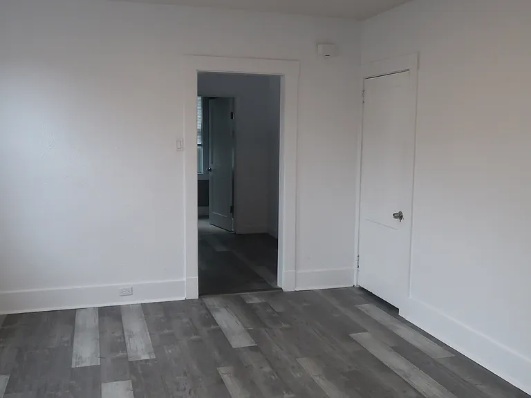 2757-2759 Churchview Ave #2 — Photo 6