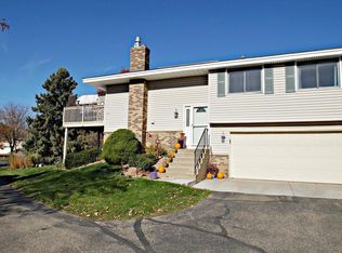 843 Evergreen Cir, Burnsville, MN 55337
