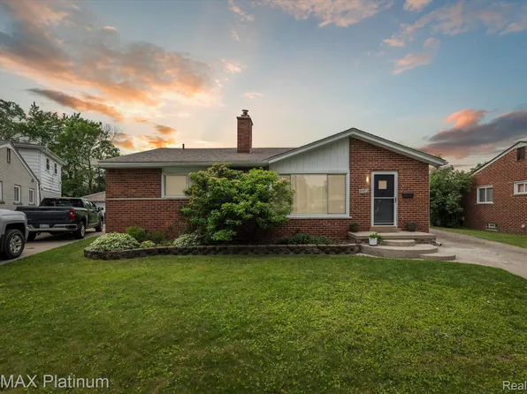 8685 Terri Dr, Westland, MI 48185