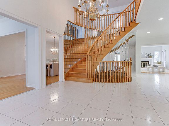 5th image of 70 Graydon Cres