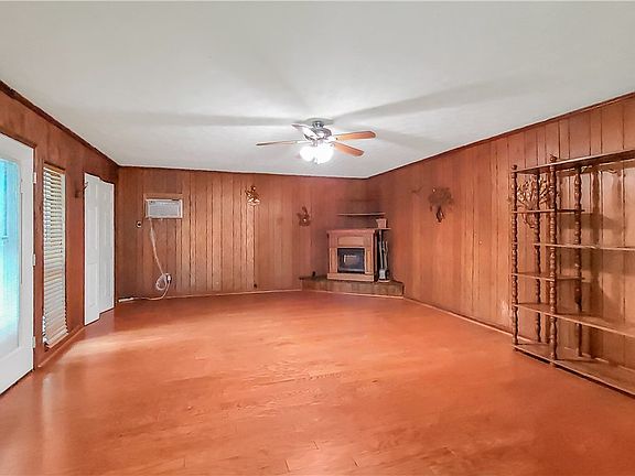 3rd image of 304 Olmstead Pl
