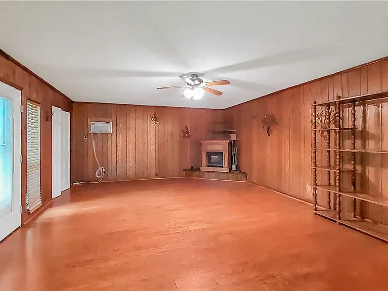 304 Olmstead Pl — Photo 3