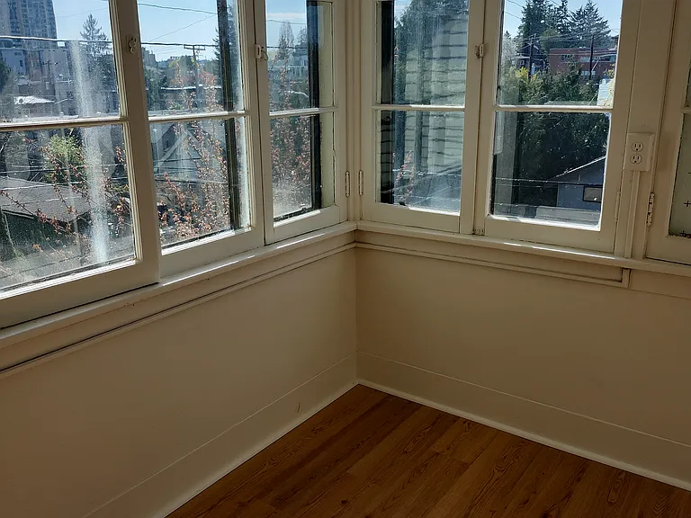 5203 12th Ave NE — Photo 13