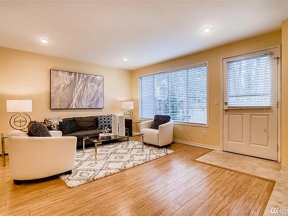 4th image of 10219 NE 129th Ln