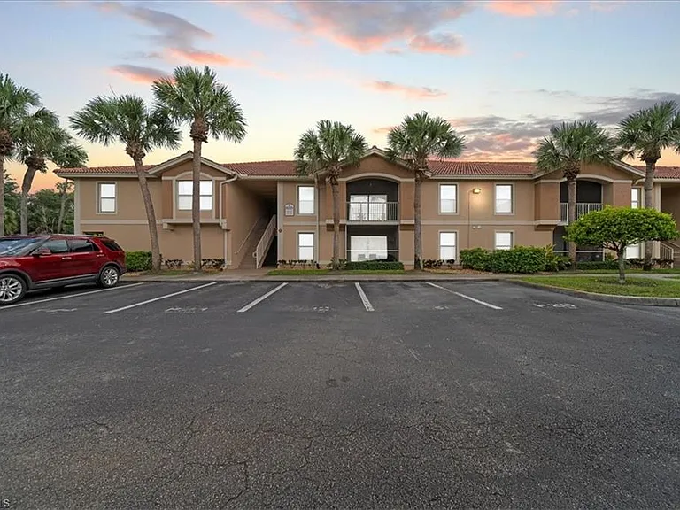 8235 Ibis Club Dr #309 — Photo 1