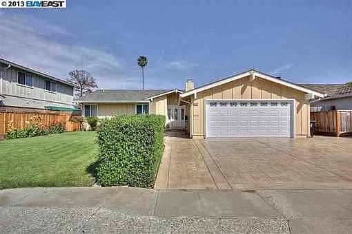 5220 Sussex Pl photo 1