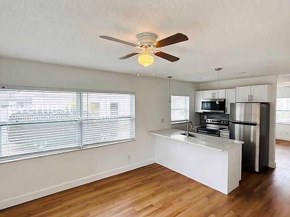 4th image of 2070 Loma Linda Way N