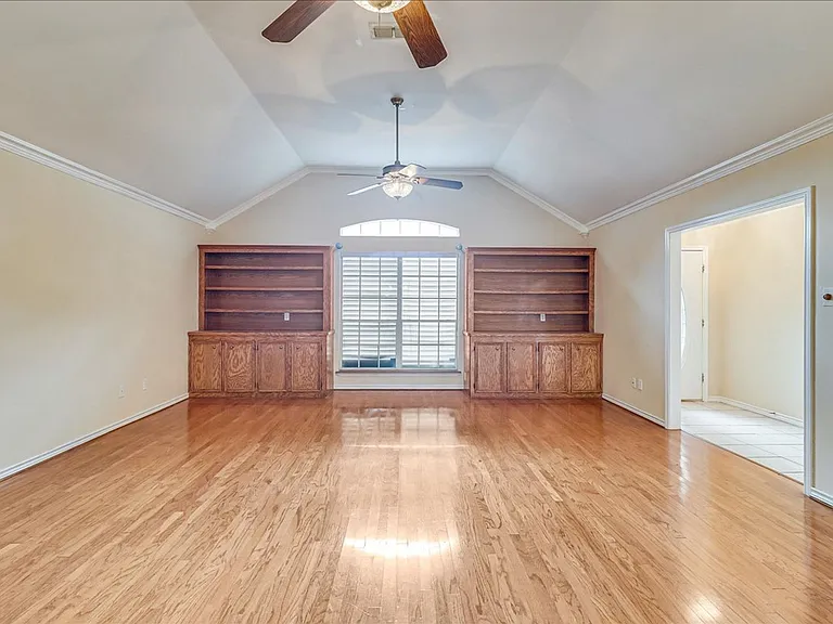 6330 Penny Ln — Photo 10