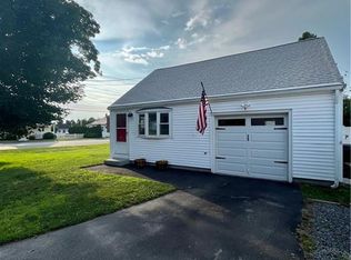 432 Metacom Ave, Bristol, RI 02809