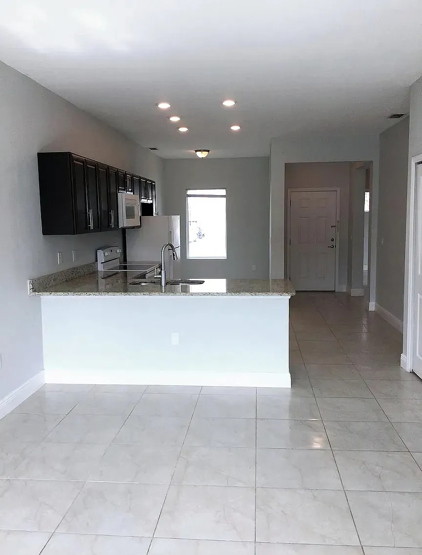 3 bed, 1240 sqft, $1,500 — Photo 4