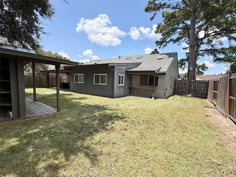 13323 Wells River Dr — Photo 23