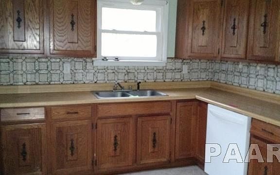 2nd image of 818 N Limestone Ln