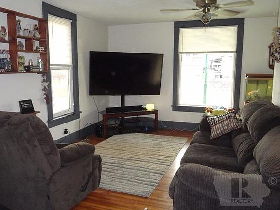 4th image of 906 N A St