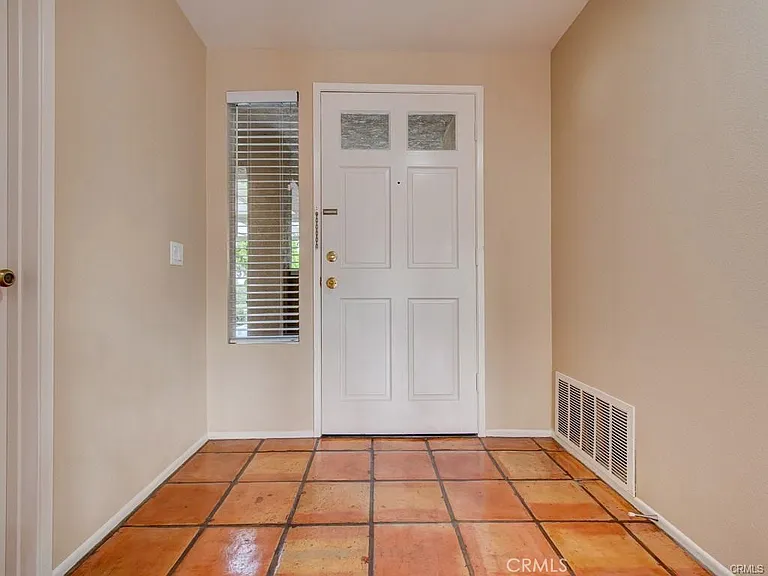 115 Stanford Ct #50 — Photo 3