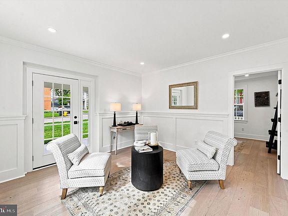 4th image of 111 Saint Pauls Rd