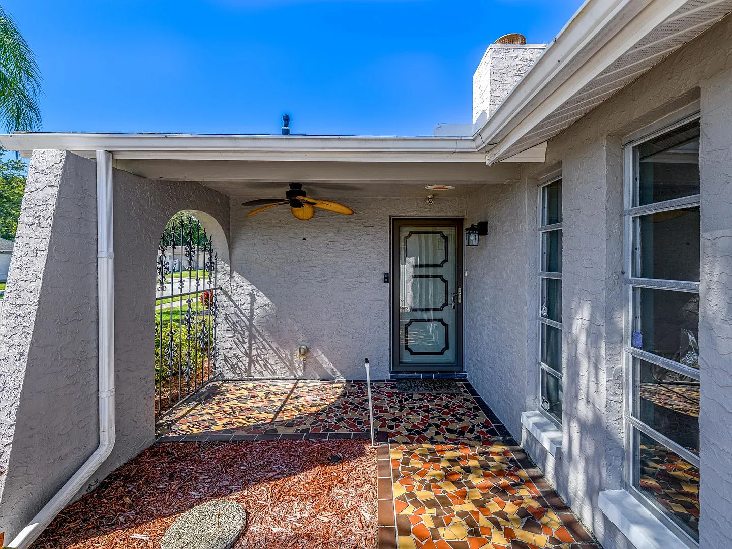 Pool Home — Photo 4