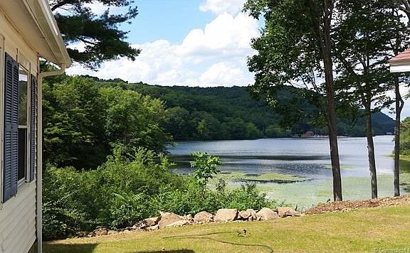 Such a pretty summer view!