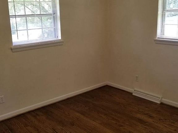 5th image of 3096 Elmore Ave