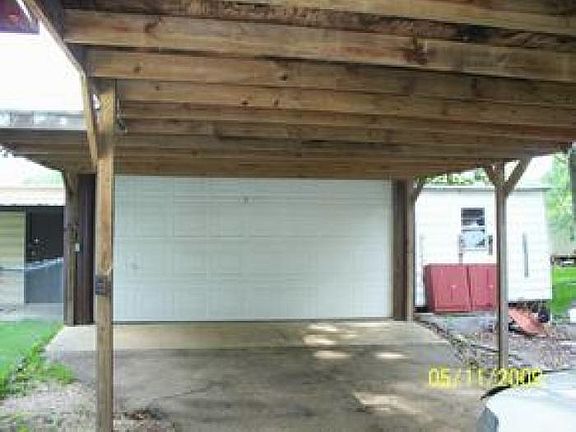 3rd image of 335 Woodland Est
