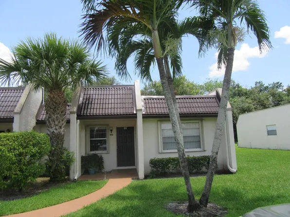 104 Lake Susan Drive, West Palm Beach, FL 33411