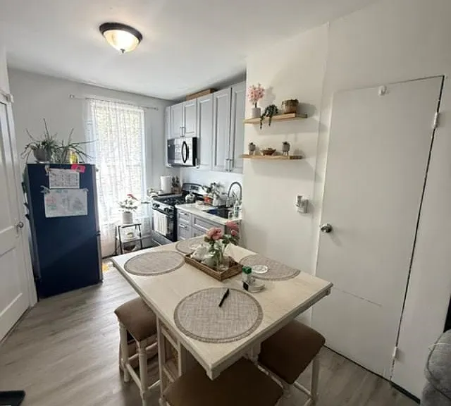 6112 Kennedy Blvd #4 — Photo 2