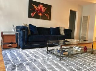 455 S Oakhurst Dr APT 1, Beverly Hills, CA 90212