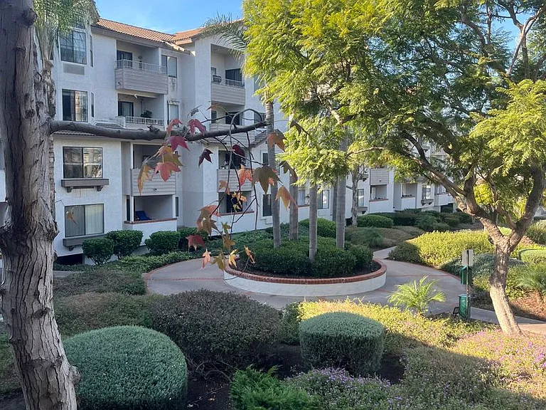 One park Apartments — Photo 27